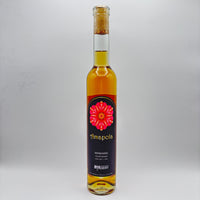 Botella de vidrio de Hidromiel Amapola (Flor de Jamaica) con corcho y etiqueta negra con flor roja de Costa Rica Meadery.